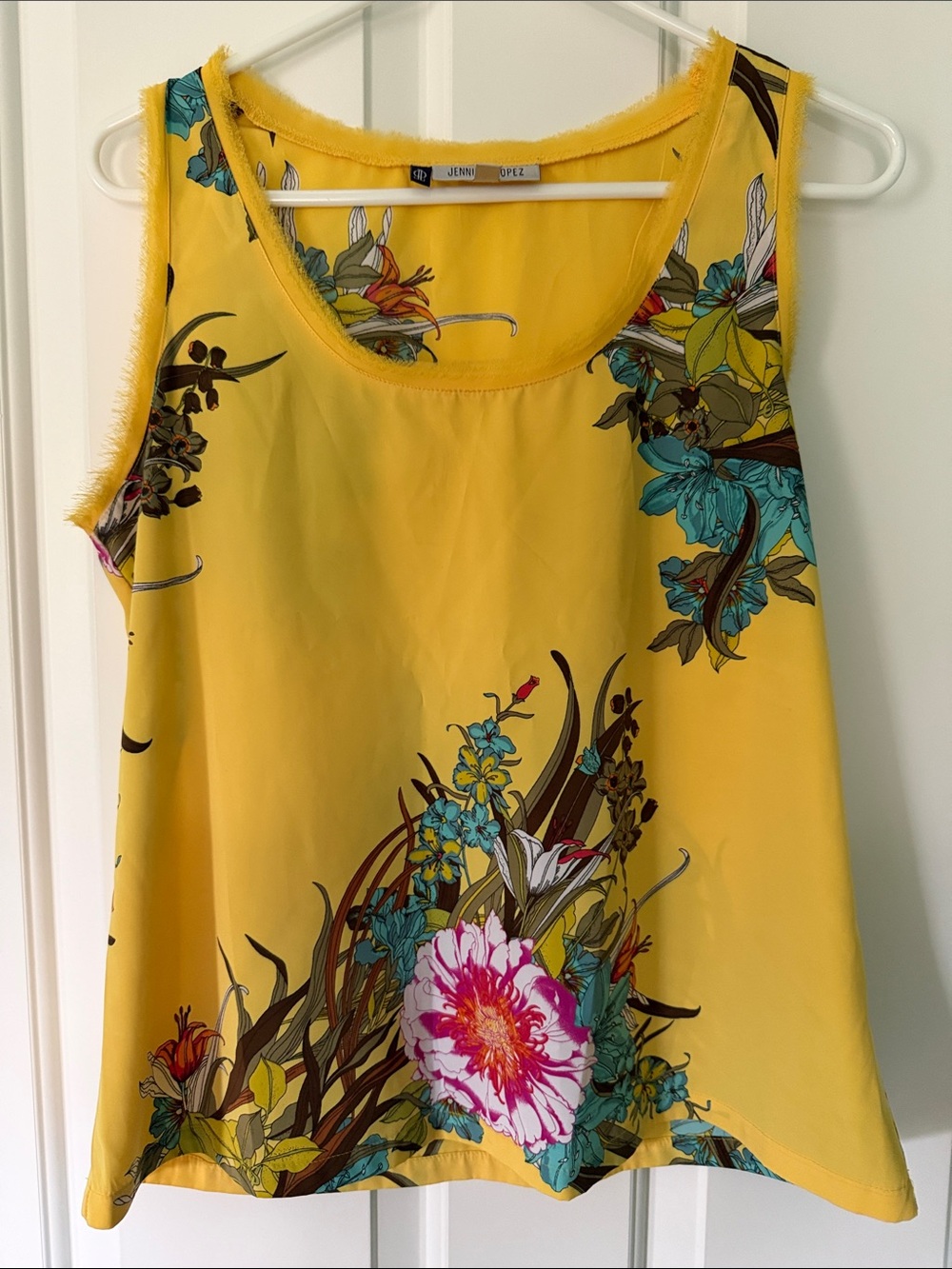 Jennifer Lopez Yellow Floral Scoop Neck Tank size M
